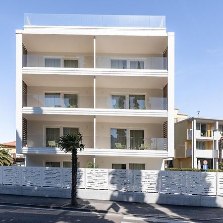 Lake Side Suites Riva del Garda Bagian luar foto