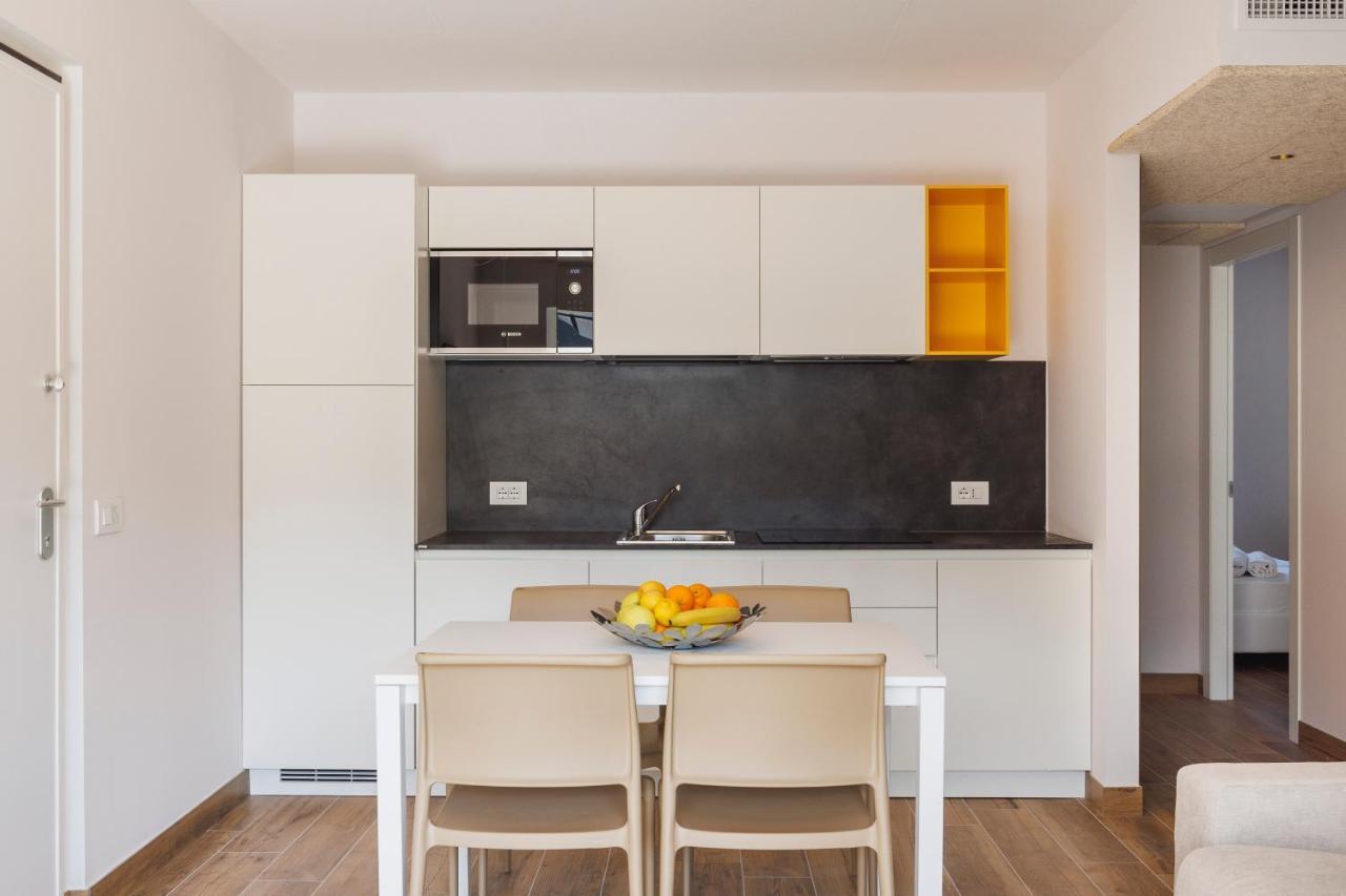 Lake Side Suites Riva del Garda Bagian luar foto