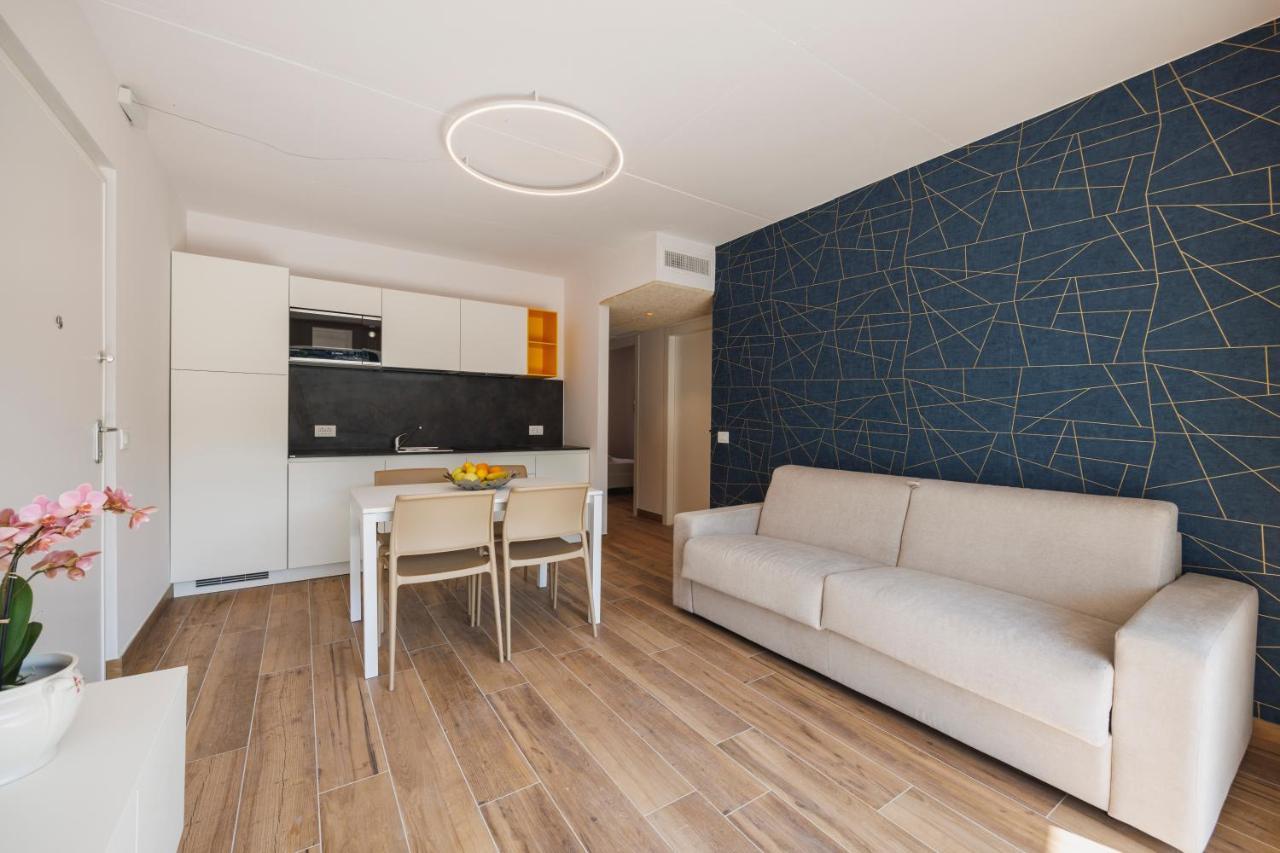 Lake Side Suites Riva del Garda Bagian luar foto