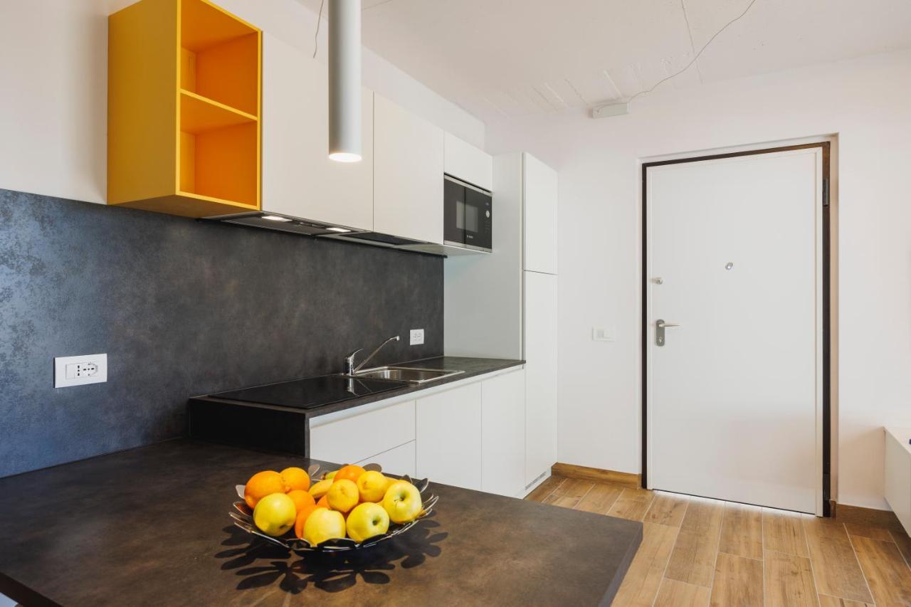 Lake Side Suites Riva del Garda Bagian luar foto
