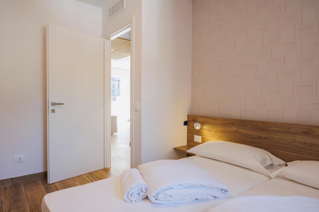 Lake Side Suites Riva del Garda Bagian luar foto