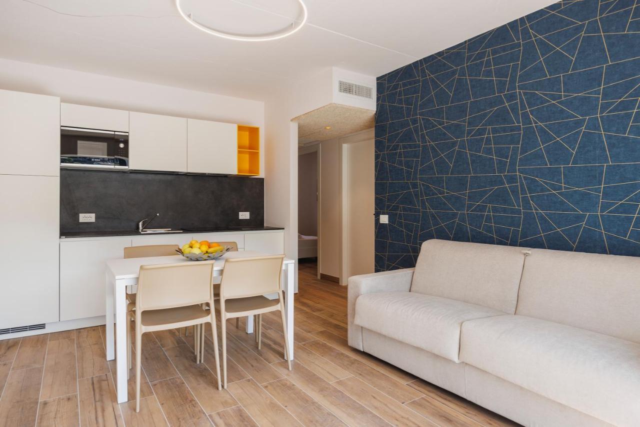 Lake Side Suites Riva del Garda Bagian luar foto