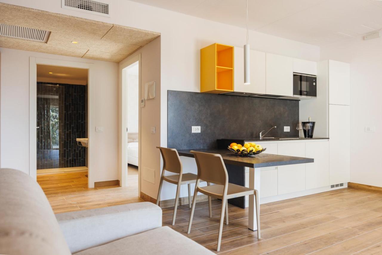 Lake Side Suites Riva del Garda Bagian luar foto