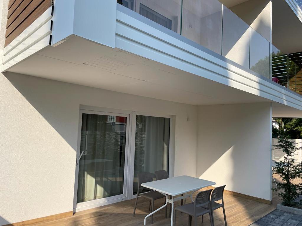Lake Side Suites Riva del Garda Bagian luar foto