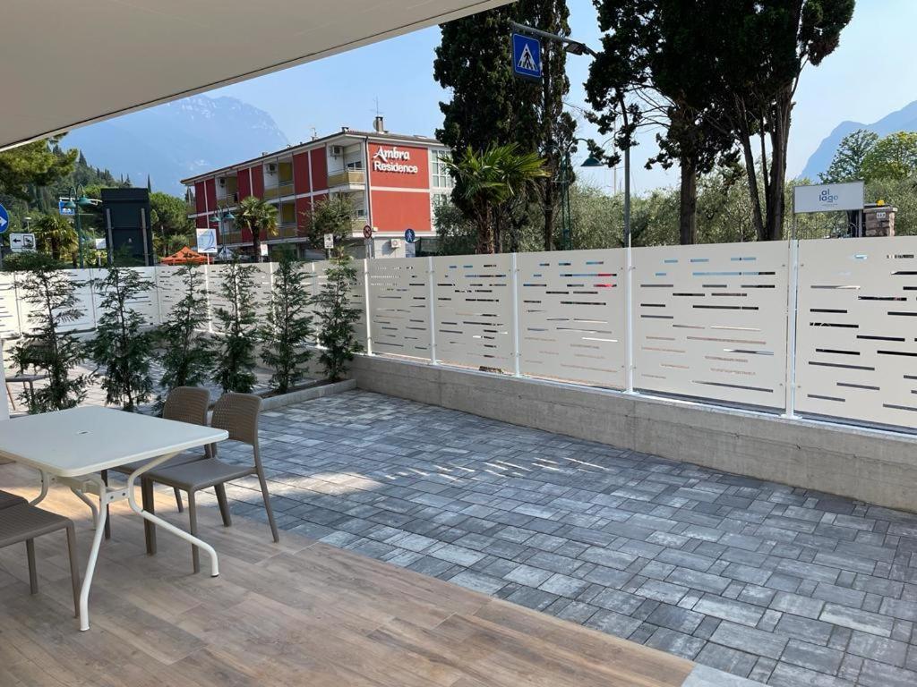 Lake Side Suites Riva del Garda Bagian luar foto