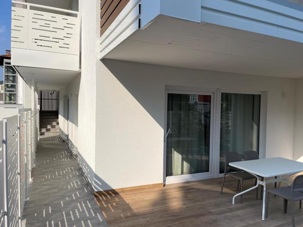 Lake Side Suites Riva del Garda Bagian luar foto