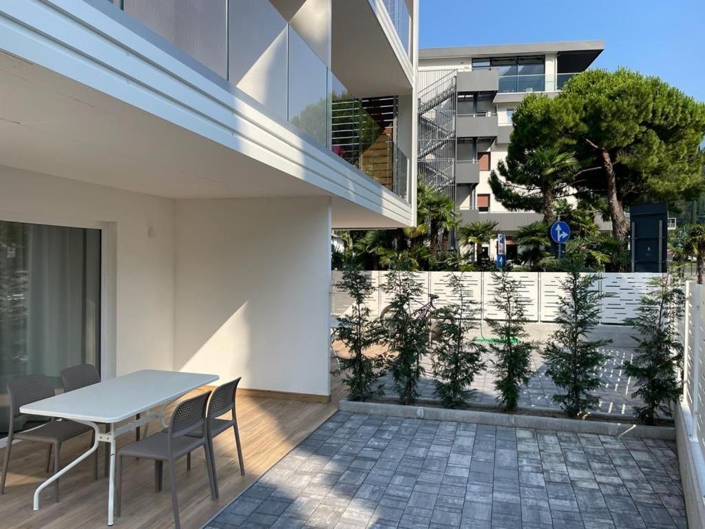 Lake Side Suites Riva del Garda Bagian luar foto
