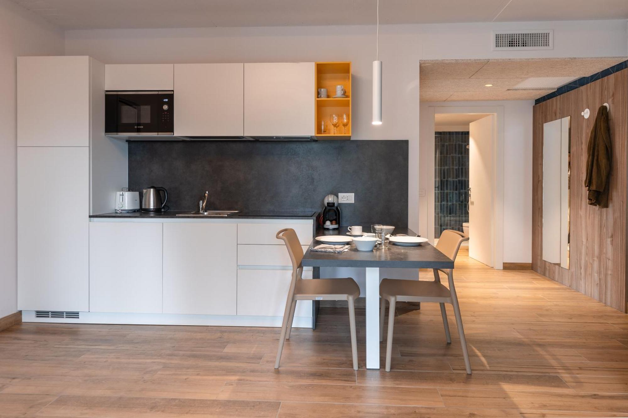 Lake Side Suites Riva del Garda Bagian luar foto
