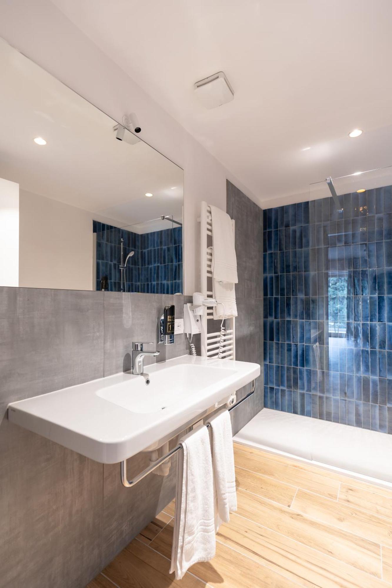 Lake Side Suites Riva del Garda Bagian luar foto